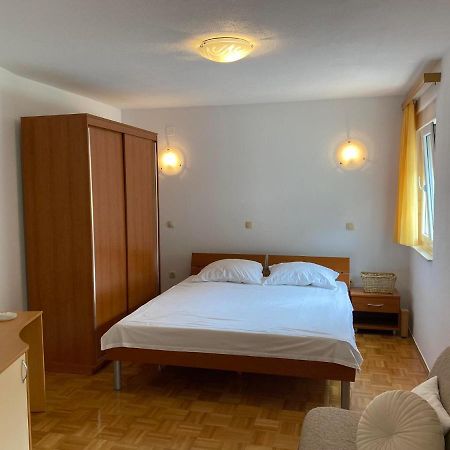 Studio Apartment Begić Makarska Esterno foto