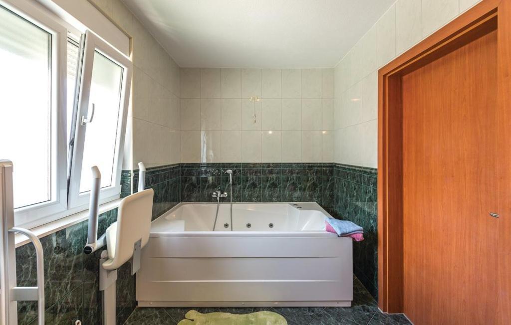 Studio Apartment Begić Makarska Esterno foto